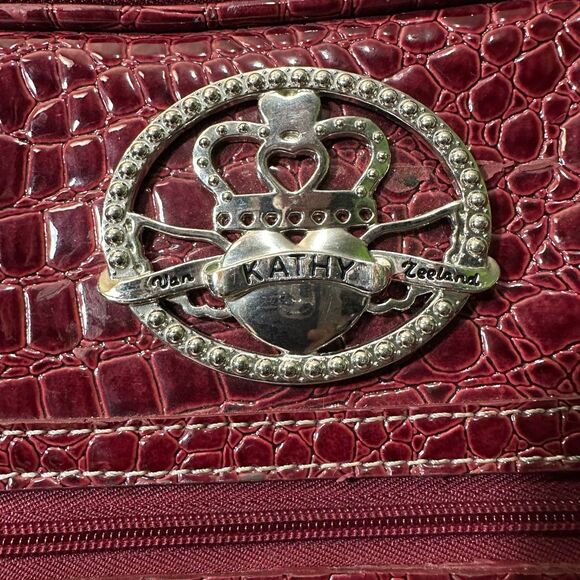 Kathy Van Zeeland Croco PVC Designer Luggage Bag Expandable Burgundy 22” - Picture 2 of 16